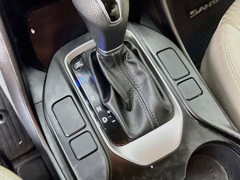 Used 2018 Hyundai Santa Fe SE AWD/4WD image 19