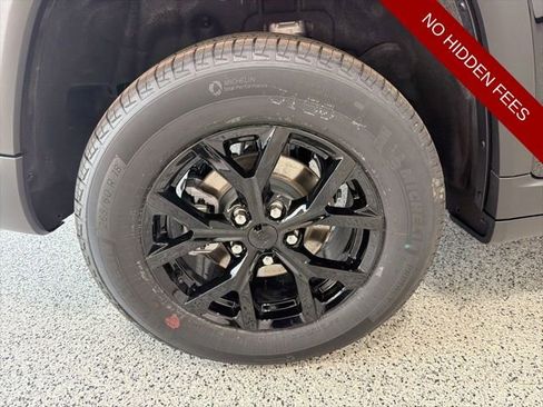 New 2026 Jeep Grand Cherokee Altitude AWD/4WD image 30