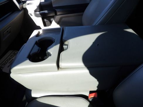 Used 2022 Ford F250 XL w/ Power Equipment Group image 27