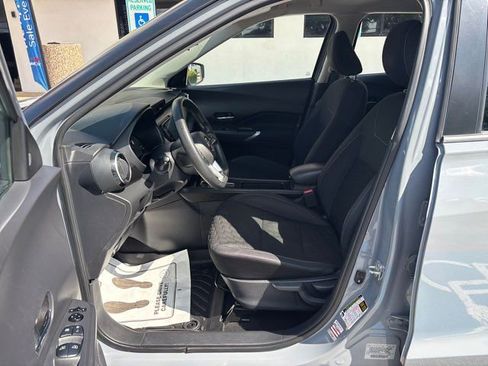 Used 2021 Nissan Kicks SV FWD image 14