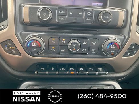 Used 2016 GMC Sierra 2500 Denali w/ Duramax Plus Package AWD/4WD image 16