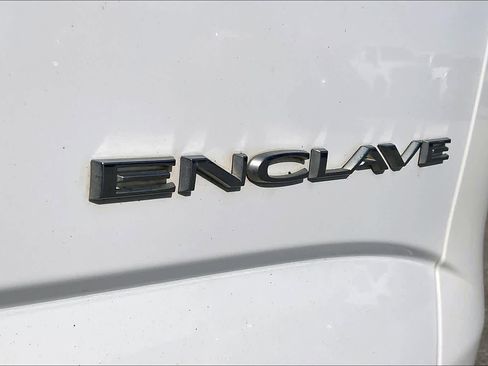 Used 2019 Buick Enclave Essence image 10