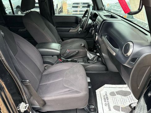 Used 2013 Jeep Wrangler Unlimited Sport image 27