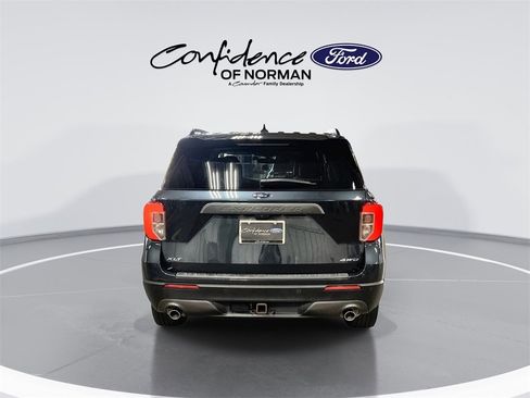 Used 2022 Ford Explorer XLT w/ Equipment Group 202A image 7