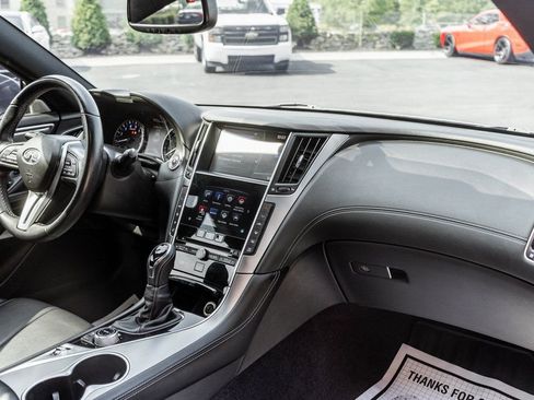 Used 2018 INFINITI Q60 3.0t Luxe image 13