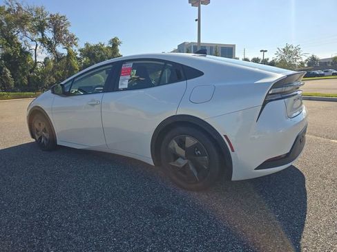 New 2026 Toyota Prius Plug-In Hybrid FWD image 6