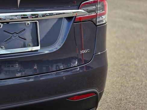 Used 2019 Tesla Model X 100D AWD/4WD image 14