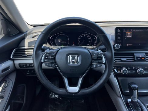 Used 2018 Honda Accord Touring image 12