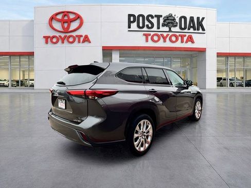 Used 2021 Toyota Highlander Limited image 7