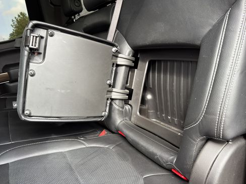 Used 2022 Chevrolet Silverado 1500 LT Trail Boss w/ Bed Protection Package AWD/4WD image 10
