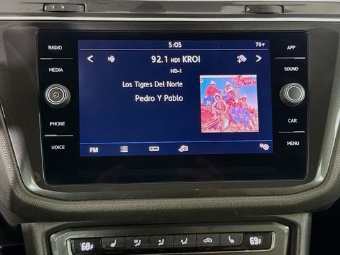 Used 2019 Volkswagen Tiguan SE FWD image 16
