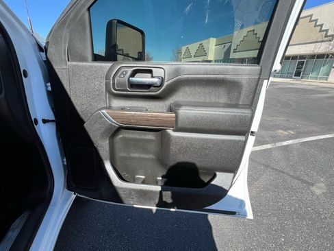 Used 2022 Chevrolet Silverado 3500 LT w/ Convenience Package image 11