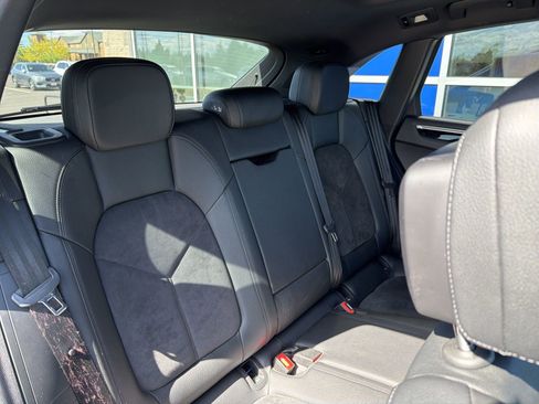 Used 2018 Porsche Macan Sport Edition AWD/4WD image 24