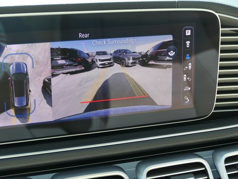 Used 2024 Mercedes-Benz GLS 580 4MATIC image 26