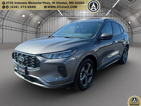 Used 2023 Ford Escape ST-Line w/ Tech Pack #1 AWD/4WD image 7