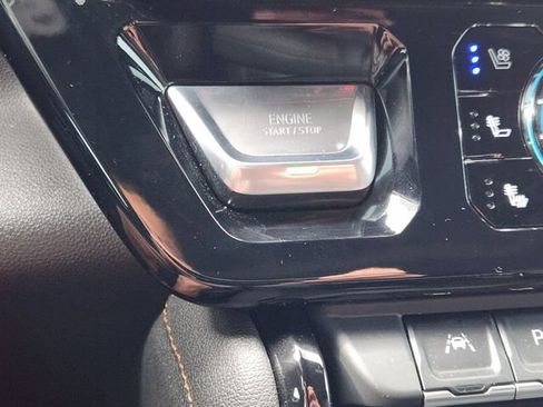 Used 2025 GMC Sierra 1500 AT4 w/ AT4 Premium Package AWD/4WD image 22