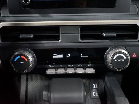 Certified 2025 Toyota Tacoma SR image 21