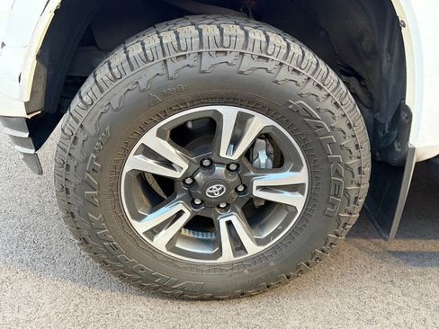 Used 2019 Toyota Tacoma TRD Sport AWD/4WD image 6