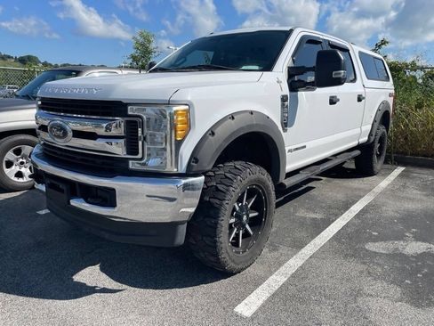 Used 2017 Ford F250 XLT AWD/4WD image 1