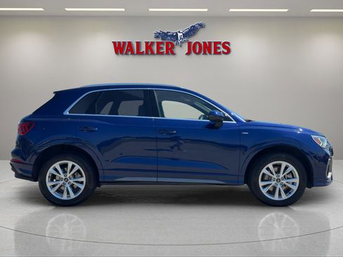 Used 2023 Audi Q3 2.0T Premium image 2