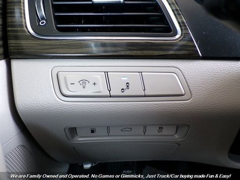 Used 2017 Hyundai Sonata Limited w/ Tech Package 03 FWD image 43