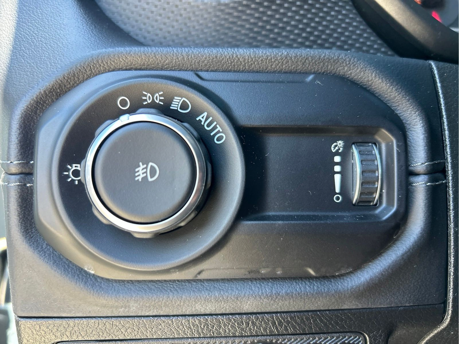 Used 2024 Jeep Wrangler Unlimited Rubicon AWD/4WD image 25