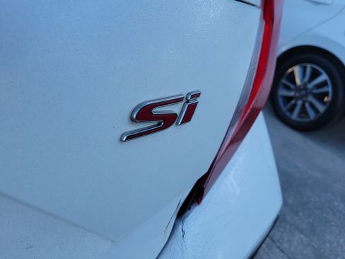 Used 2018 Honda Civic Si image 9