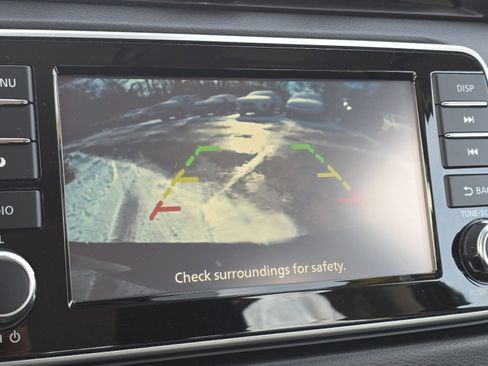 Used 2022 Nissan Versa S image 6