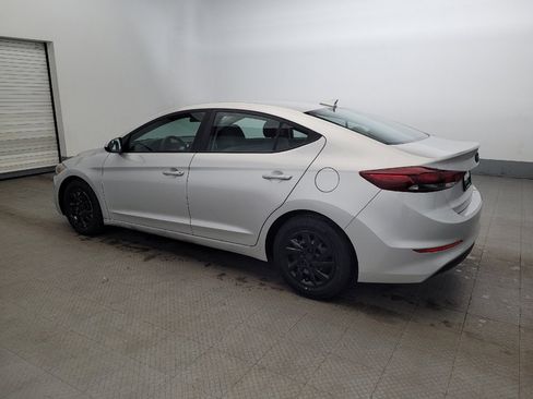 Used 2017 Hyundai Elantra SE image 3