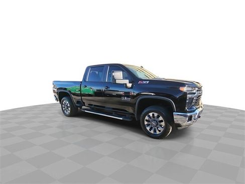 Used 2024 Chevrolet Silverado 2500 LT w/ Texas Edition image 2