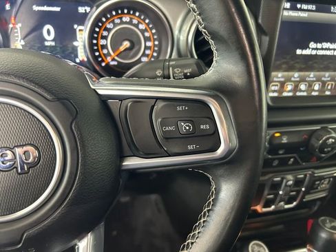 Used 2022 Jeep Wrangler Unlimited Sahara image 17