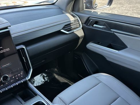 Used 2024 GMC Acadia Elevation image 16