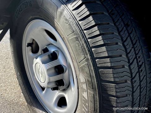 Used 2017 Chevrolet Express 2500 image 16