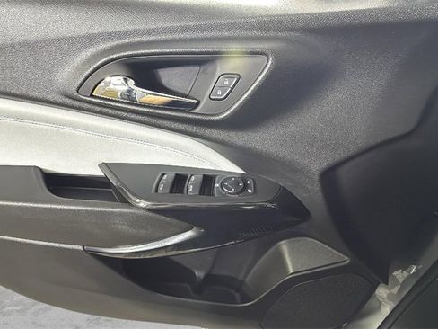 Certified 2024 Chevrolet Trax LT w/ LT Convenience Package image 24