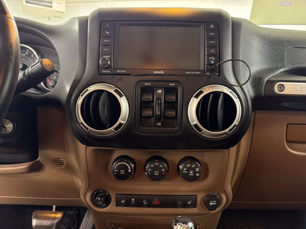 Used 2015 Jeep Wrangler Unlimited Sahara AWD/4WD image 20