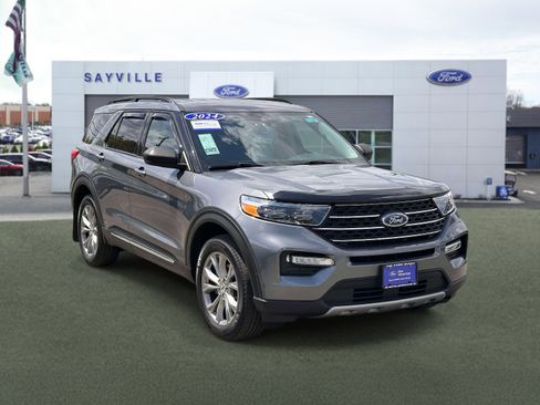 Certified 2024 Ford Explorer XLT w/ Equipment Group 202A AWD/4WD image 6