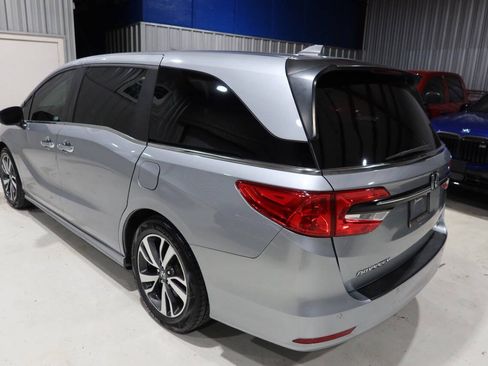 Used 2023 Honda Odyssey Touring image 3