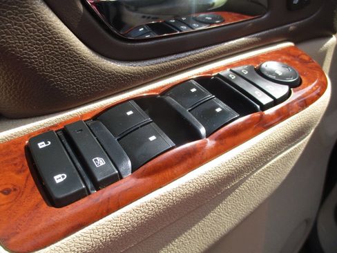 Used 2013 Chevrolet Silverado 2500 LTZ w/ LTZ Plus Package image 14