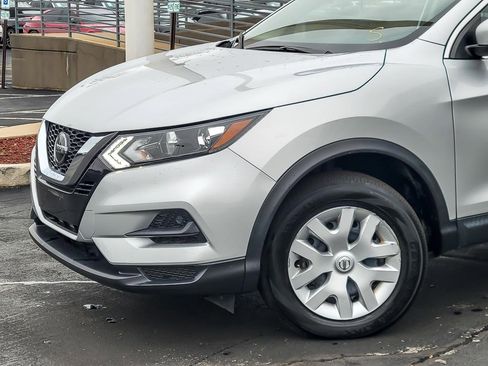 Used 2020 Nissan Rogue Sport S image 2