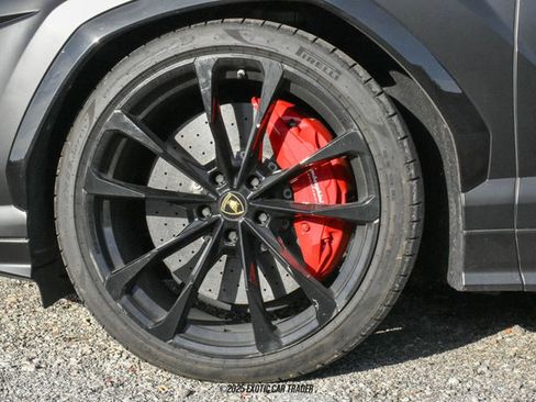 Used 2020 Lamborghini Urus image 47