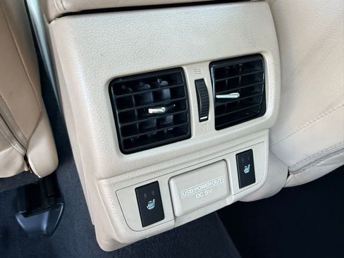 Used 2018 Subaru Outback 2.5i Limited image 12