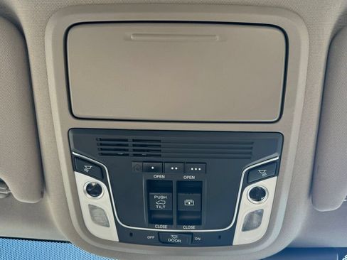 Used 2017 Honda Pilot Elite image 30