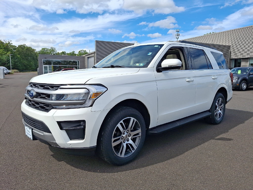 Used 2024 Ford Expedition XLT AWD/4WD image 6