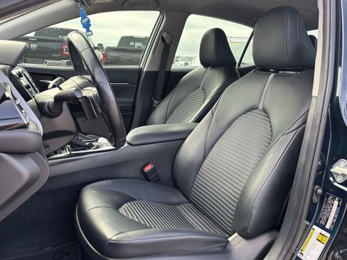 Used 2020 Toyota Camry SE image 6