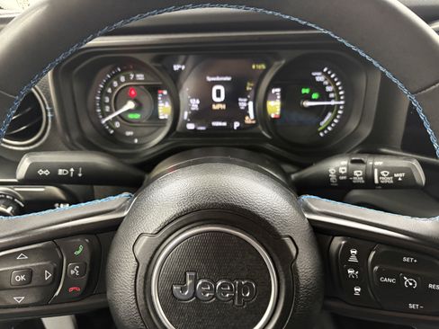 Used 2024 Jeep Wrangler Unlimited Rubicon 4xe image 32