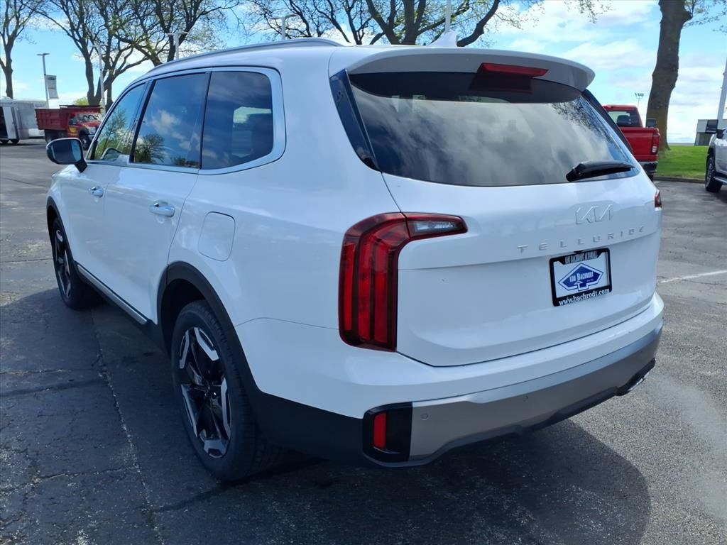 Used 2025 Kia Telluride S FWD image 5