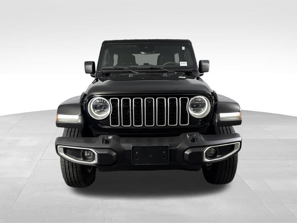 Used 2024 Jeep Wrangler Unlimited Sahara w/ Technology Group AWD/4WD image 3