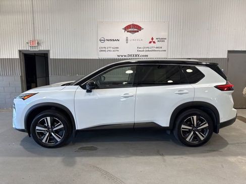Used 2025 Nissan Rogue SL w/ SL Premium Package AWD/4WD image 7