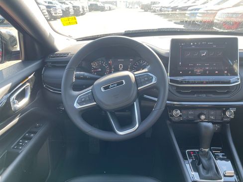 New 2026 Jeep Compass Latitude image 15