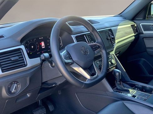Used 2023 Volkswagen Atlas Cross Sport SE image 14